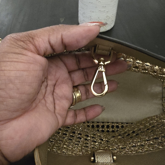 Micheal kors gold woven leather tote with gold chain straps - Picture 4 of 5